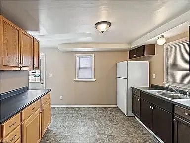 Building Photo - 630 1st St NW