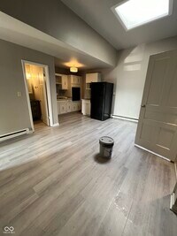 Building Photo - 206 S Main St