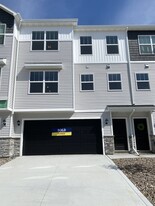 Building Photo - 166 NE 23rd Ln