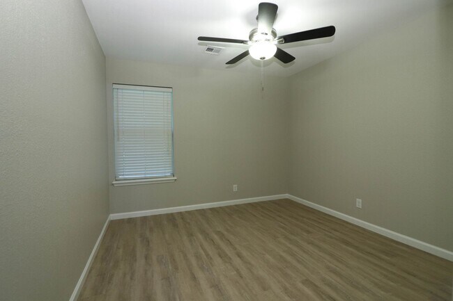 Building Photo - Total Remodel in Bentree - 3bed 2 bath!