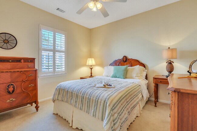 Building Photo - 5 Lacebark Ln