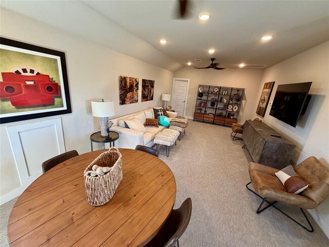 Building Photo - 217 Northcrest Dr