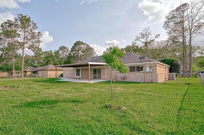 Building Photo - 1801 Laurel Oaks Dr