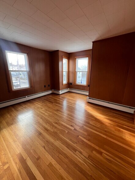 Building Photo - 24 Proctor St