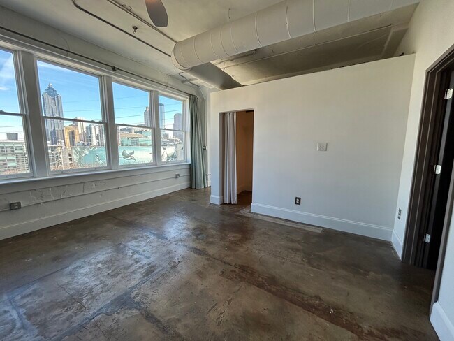 Building Photo - 426 Marietta St NW