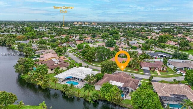 Building Photo - 16530 Lake Tree Dr