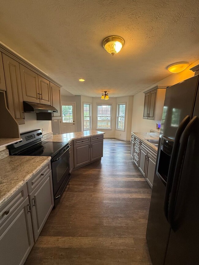 Building Photo - Charming 3BR/2BA Home in Greenbrier
