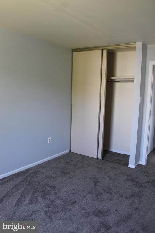 Building Photo - 211 Mews Dr