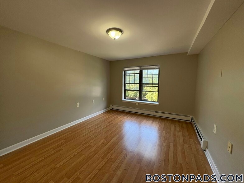 Building Photo - 757 Highland Ave