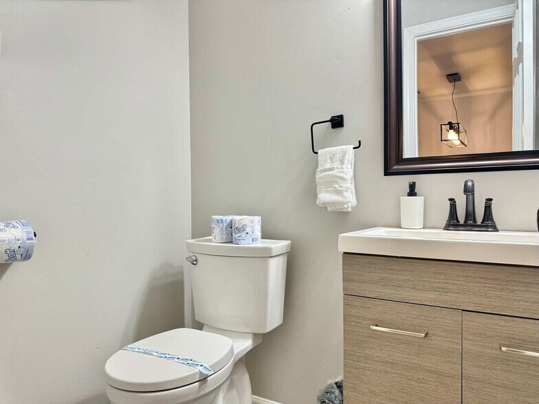 Building Photo - 1267 Sweet Pine Dr