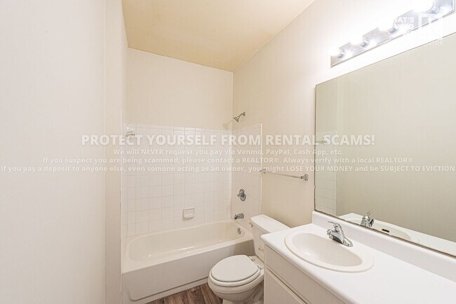 Building Photo - 4261 NE Meadowcreek Circle Unit#105, Fayetteville, AR 72703