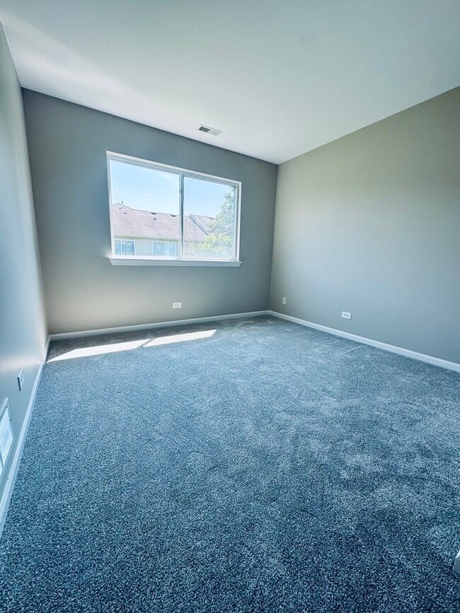 Building Photo - 404 N Patriot Dr