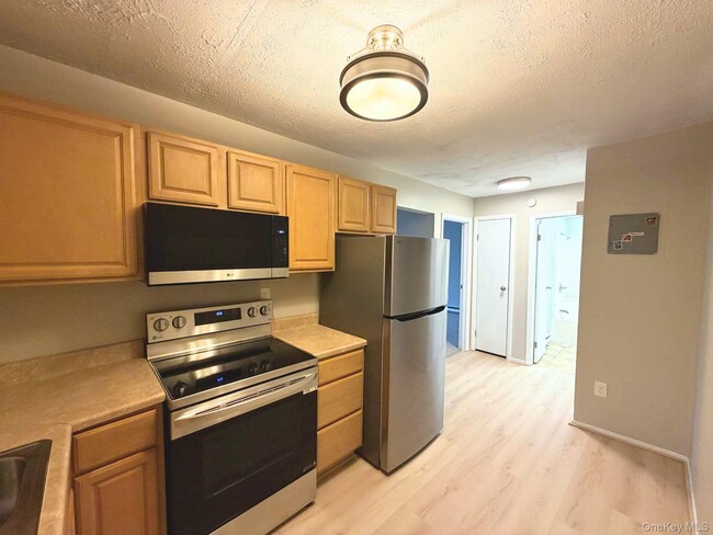 Building Photo - 614 Fox Run Ln