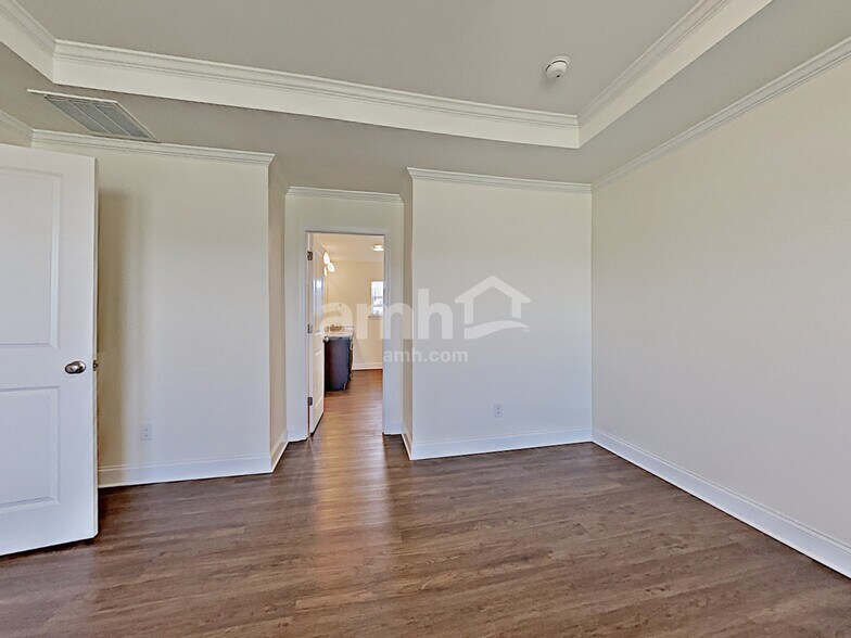 Building Photo - 106 Samara Ln