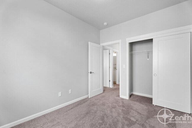 Building Photo - 16314 NE 20th St