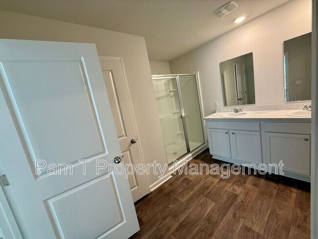 Building Photo - 512 Turpentine Trl