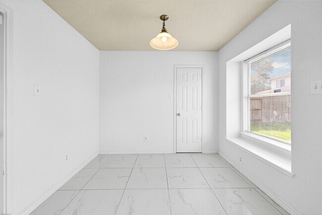 Building Photo - 10407 Hamlet Vale Ct