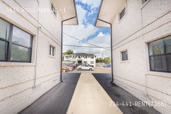 Building Photo - 5615 Ross Ave