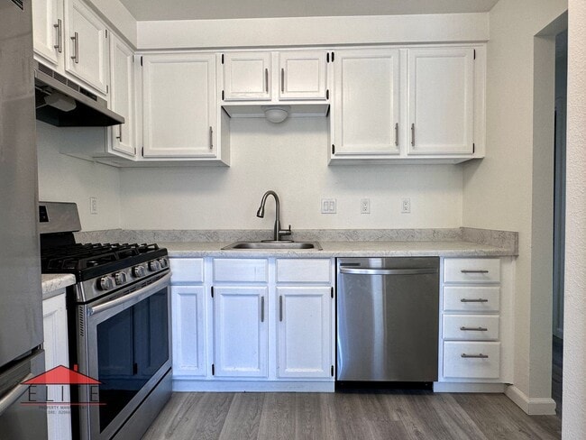 Building Photo - 1300 N El Prado St