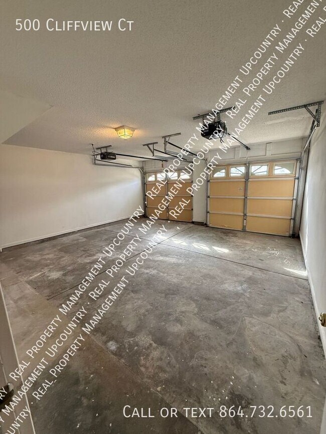 Building Photo - 500 Cliffview Ct