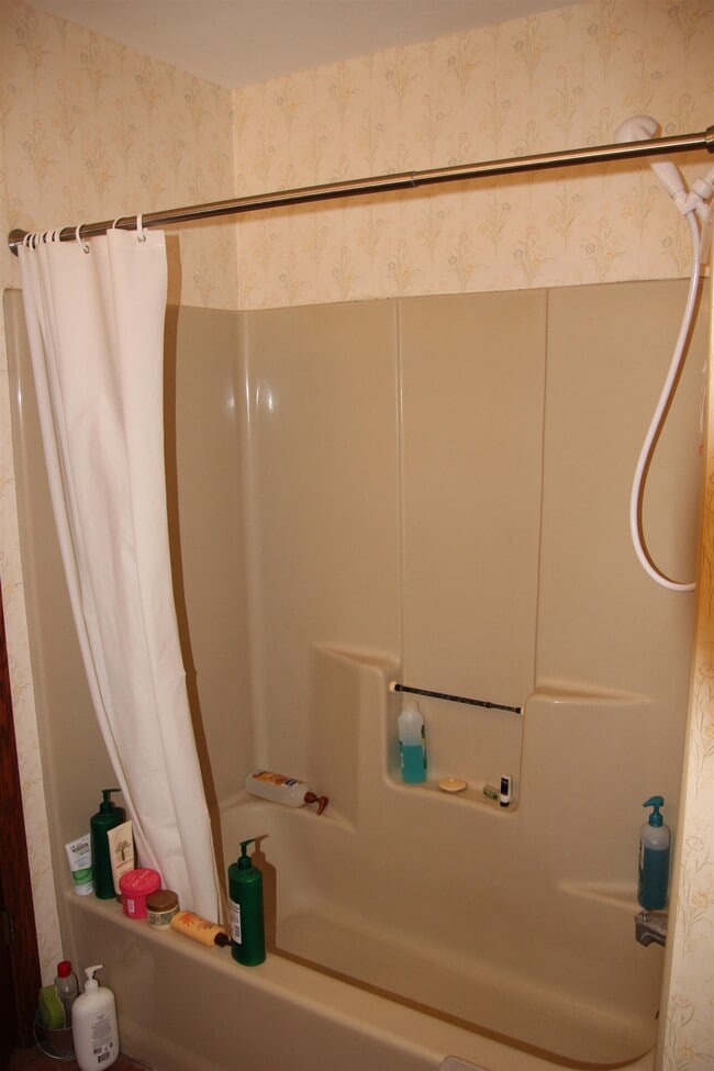 Building Photo - 7618 Westchester Dr