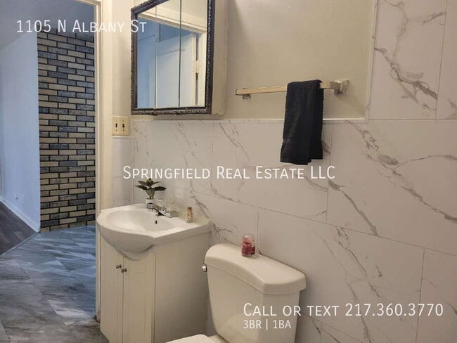 Building Photo - 1105 N Albany St