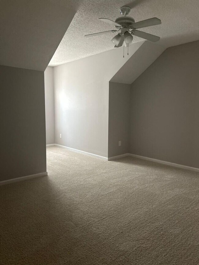 Building Photo - Desired Location for this 3 bedroom 2 bath...