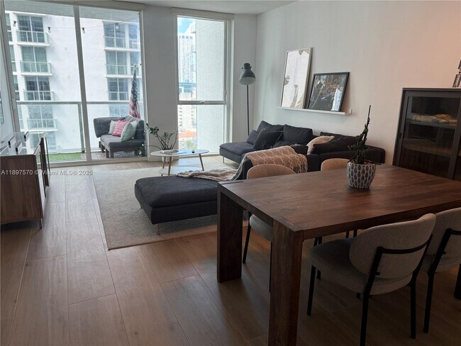 Building Photo - 253 NE 2nd St