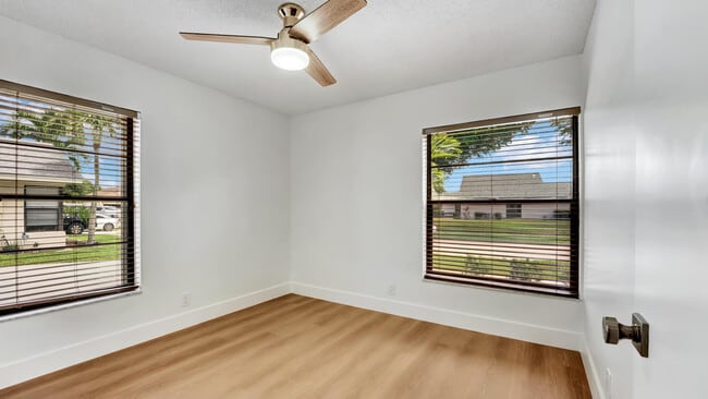 Building Photo - 20977 Country Creek Dr