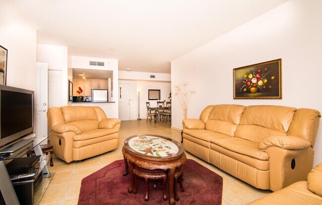 Building Photo - 511 SE 5 Ave