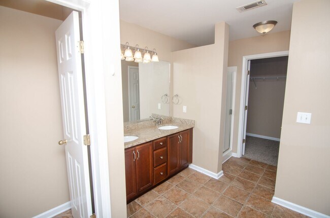 Building Photo - Chapmans Retreat home