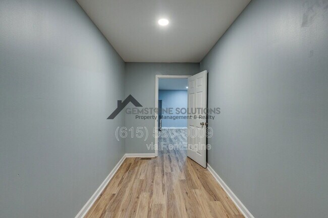 Building Photo - 2930 Primrose Cir