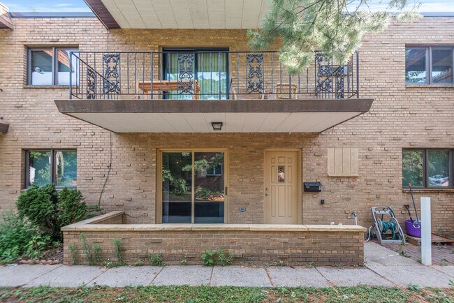 Building Photo - Great pet friendly 1 BR/1Bath  in St. Anth...