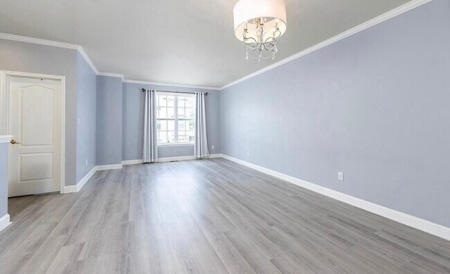 Building Photo - 127 Acorn Dr