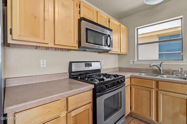 Building Photo - 10822 Elise St