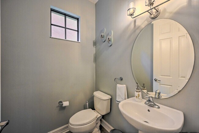 Building Photo - 9117 Chula Vista St