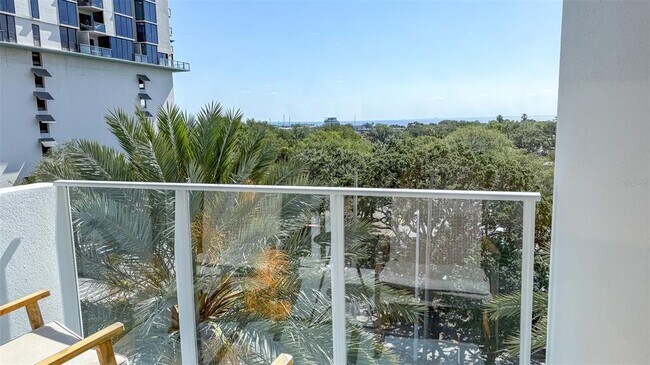 Building Photo - 175 1st St S