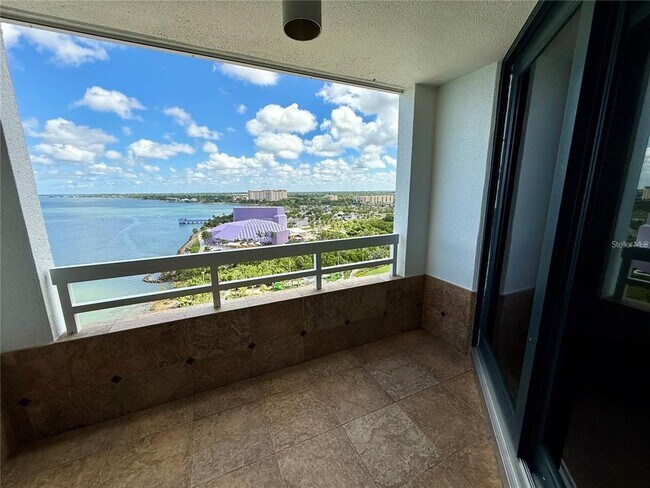 Building Photo - 988 Blvd of the Arts