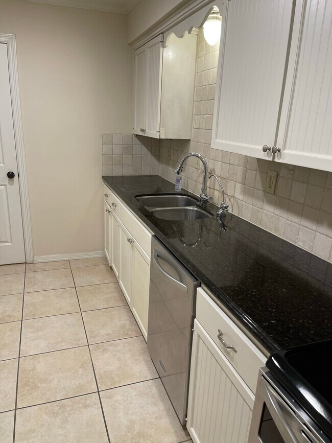 Building Photo - 6452 Olympia Dr