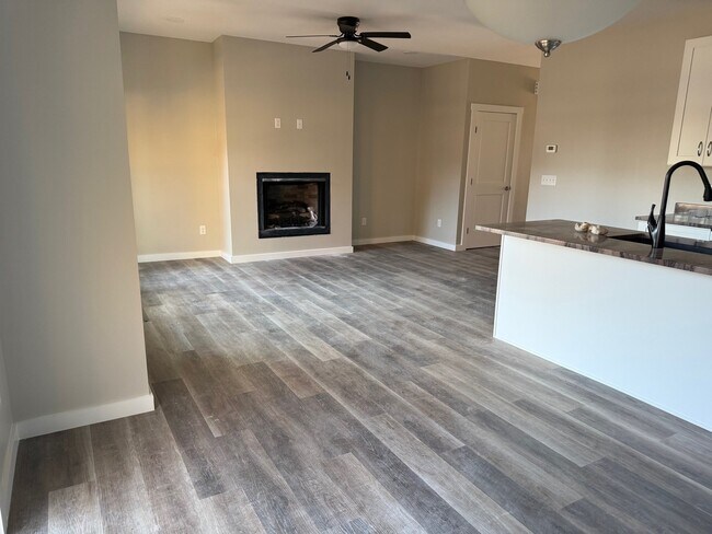 Building Photo - 11 Rumi Wy
