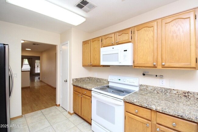 Building Photo - 602 N Cobblestone St