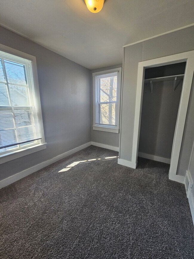 Building Photo - 2947 13th Ave