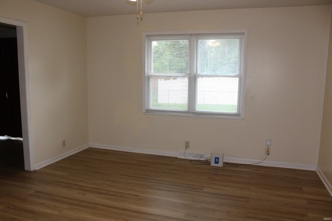Building Photo - 1716 S Walnut Ln