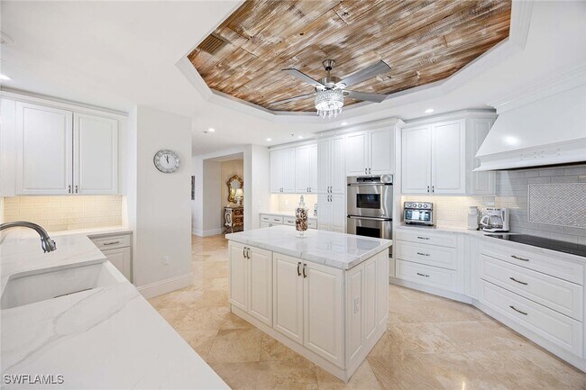 Building Photo - 940 Cape Marco Dr