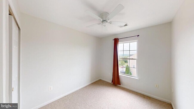 Building Photo - 502 Legrace Terrace NE