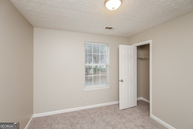 Building Photo - 1817 Cres Hill Dr NW