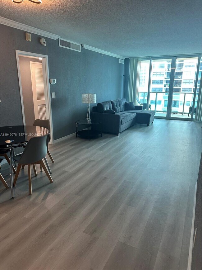 Building Photo - 2501 S Ocean Dr