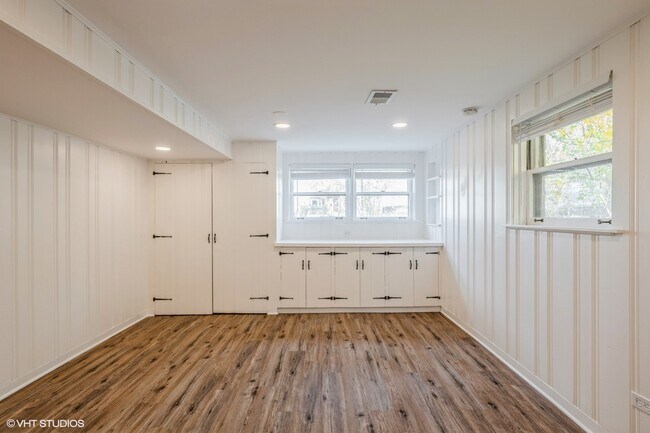 Building Photo - 1317 Ferndale Ave