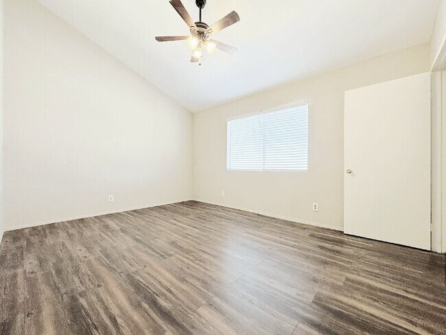 Building Photo - 1343 W 36th St
