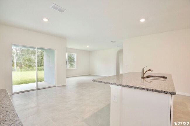 Building Photo - Modern 4/2 Home in Sanford with Open Concept Living and 2 Car Garage!